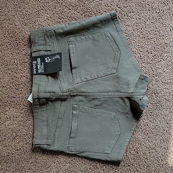 H&M High Waist Shorts NWT - Picture 2 of 3